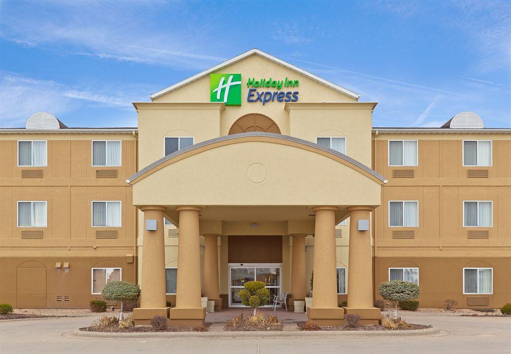 Holiday Inn Express Hotel & Suites Burlington, An Ihg Hotel Exterior foto